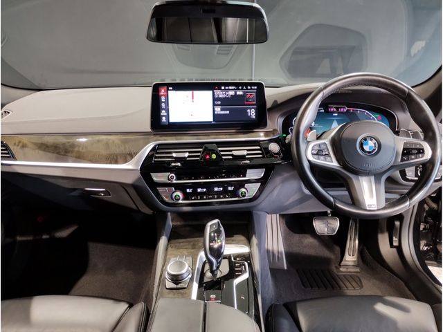 BMW 5SERIES SEDAN 2022 Image 31