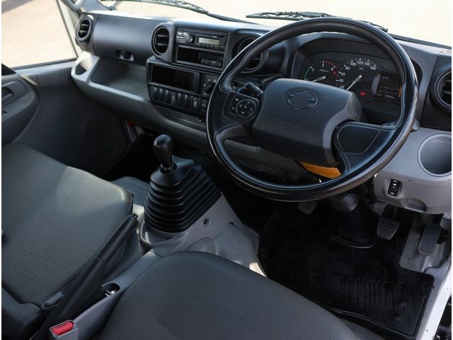 HINO DUTRO 2019 Image 31