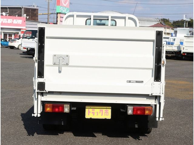 HINO DUTRO 2019 Image 31