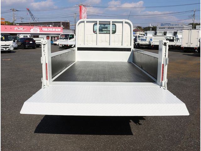 HINO DUTRO 2019 Image 31