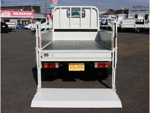 HINO DUTRO 2019 Image 31
