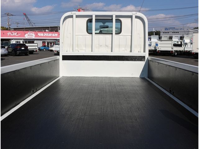 HINO DUTRO 2019 Image 31