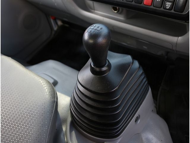 HINO DUTRO 2019 Image 31