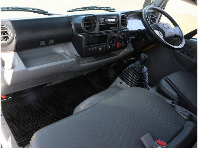 HINO DUTRO 2019 Image 31