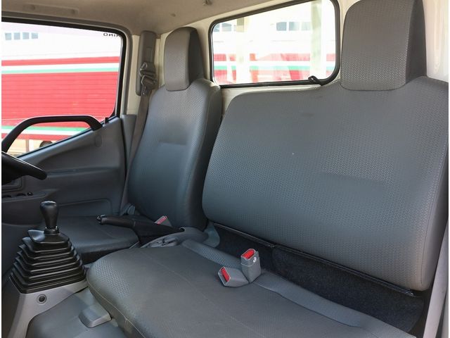 HINO DUTRO 2019 Image 31