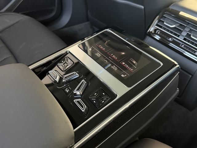 AUDI A8 2023 Image 31