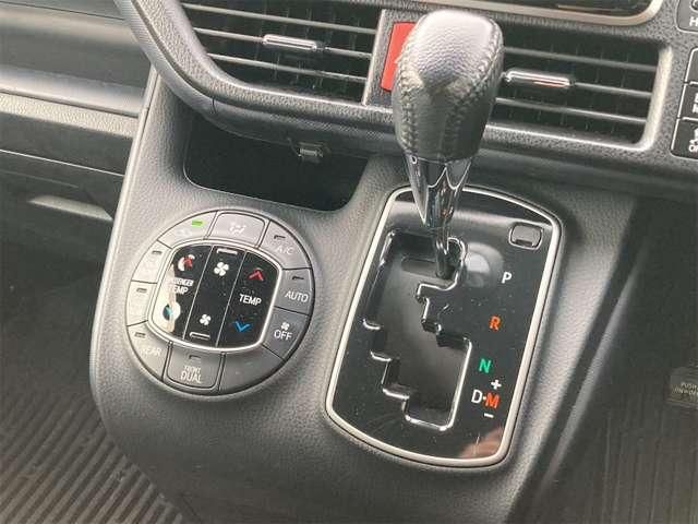 TOYOTA VOXY 4WD 2014 Image 31