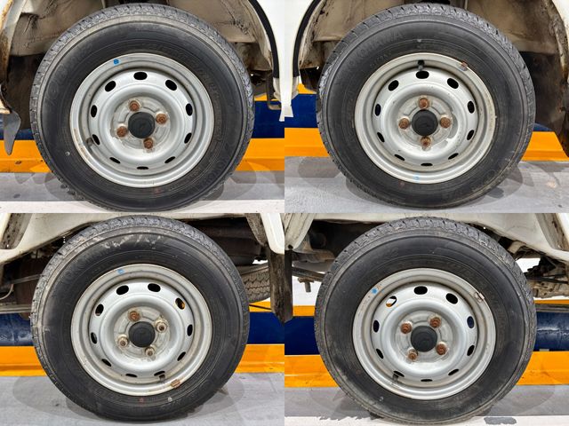 DAIHATSU HIJET TRUCK 4WD 2003 Image 31