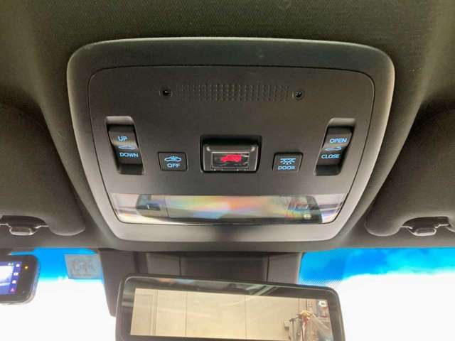 TOYOTA CROWN SEDAN HYBRID 4 2018 Image 31