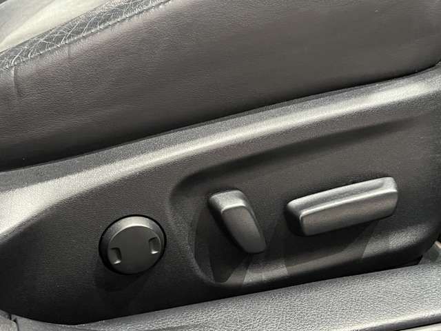 TOYOTA CROWN SEDAN 2016 Image 31