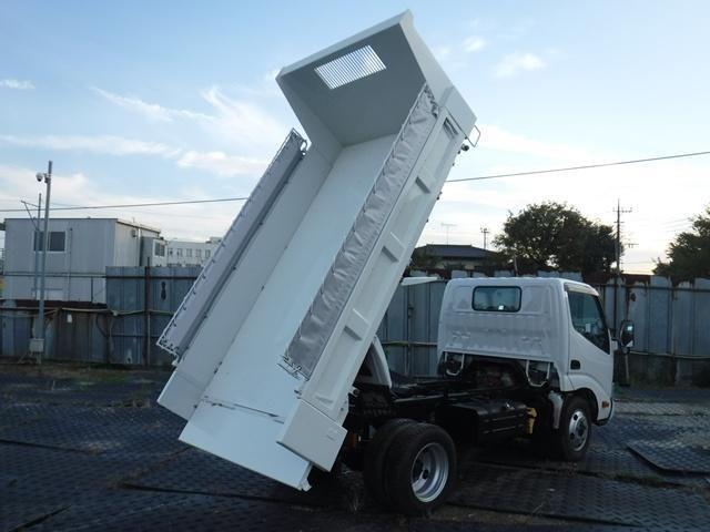 HINO DUTRO 2016 Image 31