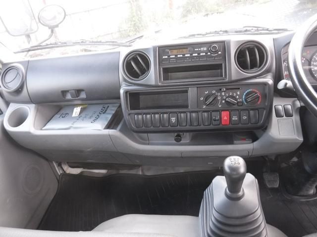 HINO DUTRO 2016 Image 31