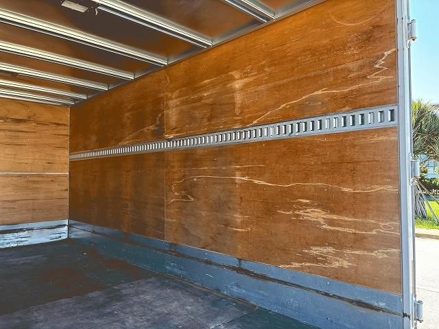 ISUZU ELF 2018 Image 31