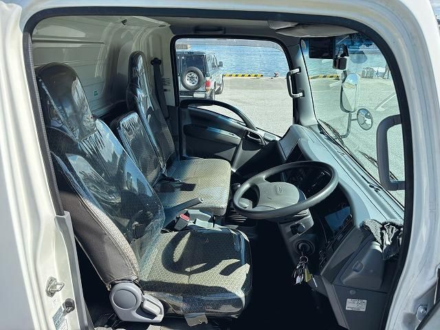 ISUZU ELF 2018 Image 31