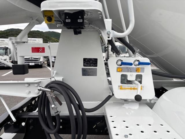 MITSUBISHI FUSOU FIGHTER 2025 Image 31