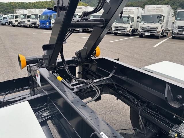 MITSUBISHI FUSOU FIGHTER 2025 Image 31