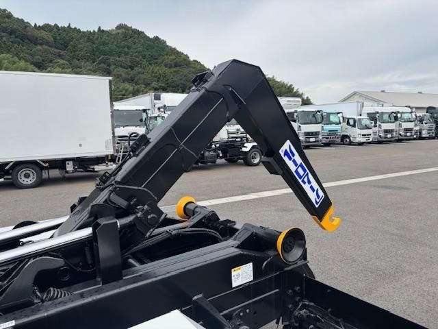 MITSUBISHI FUSOU FIGHTER 2025 Image 31