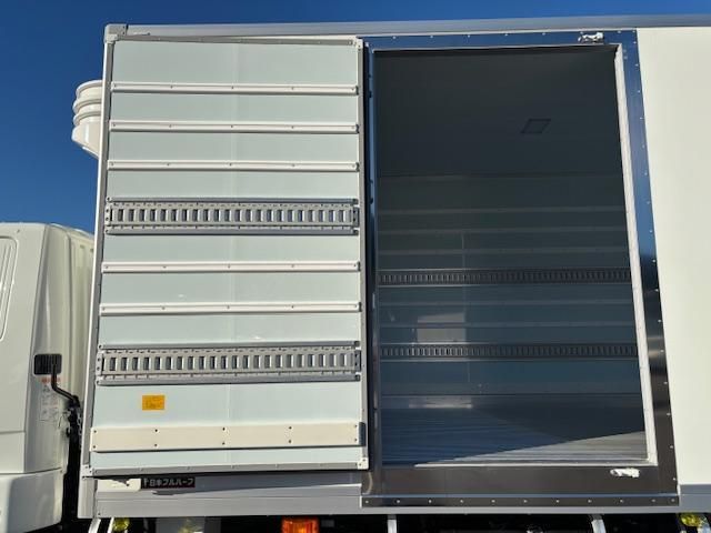 MITSUBISHI FUSOU FIGHTER 2025 Image 31