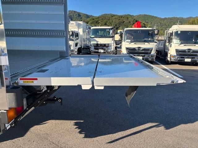 MITSUBISHI FUSOU FIGHTER 2025 Image 31