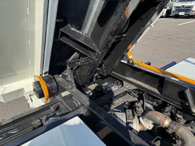 MITSUBISHI CANTER 2025 Image 31