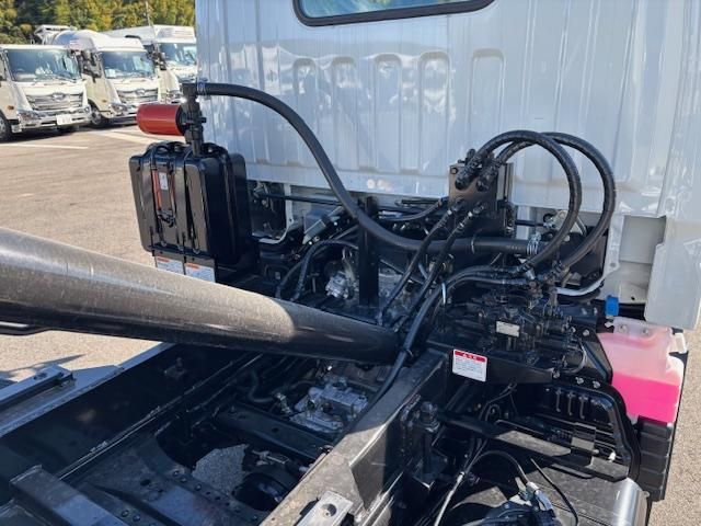 MITSUBISHI CANTER 2025 Image 31