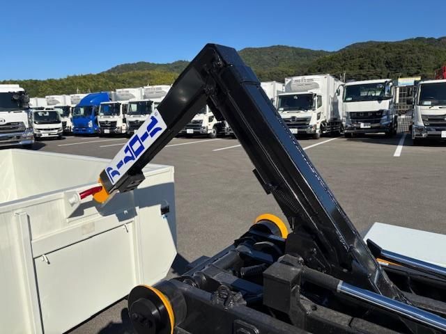 MITSUBISHI CANTER 2025 Image 31