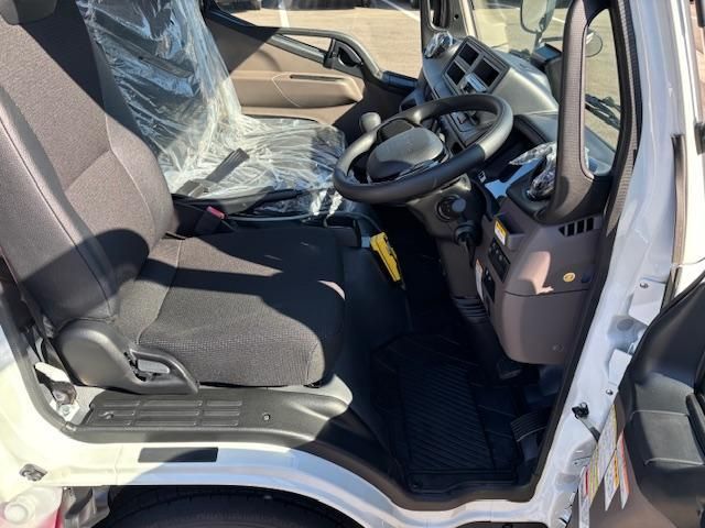 MITSUBISHI CANTER 2025 Image 31