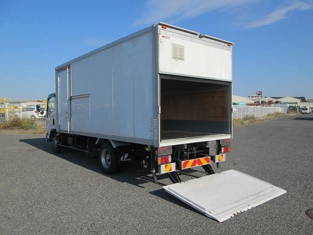 ISUZU ELF 2018 Image 31