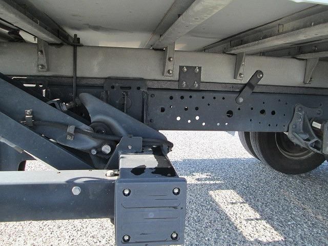 ISUZU ELF 2018 Image 31