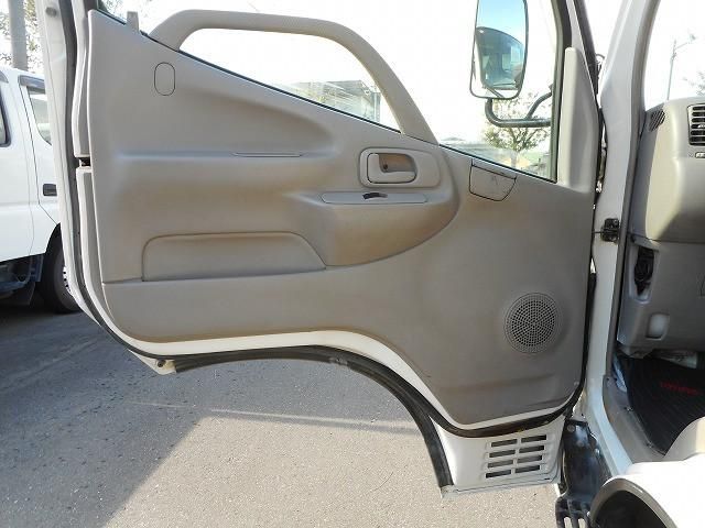 TOYOTA DYNA 2014 Image 31