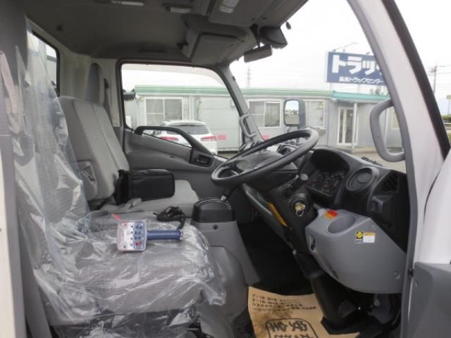 HINO DUTRO 2018 Image 31