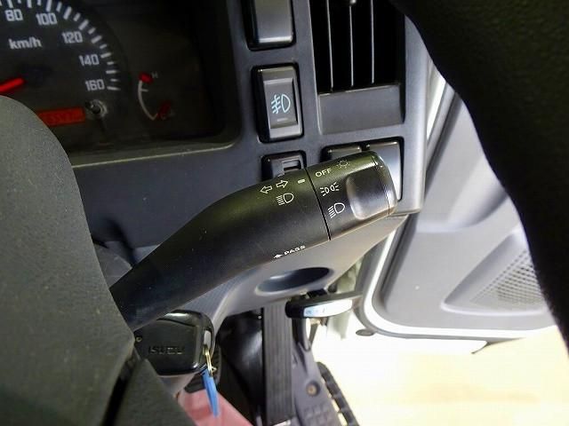 ISUZU ELF 2019 Image 31