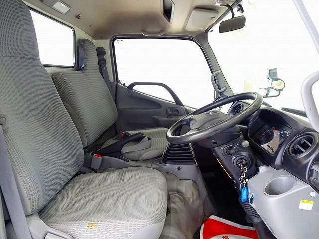 HINO DUTRO 2012 Image 31