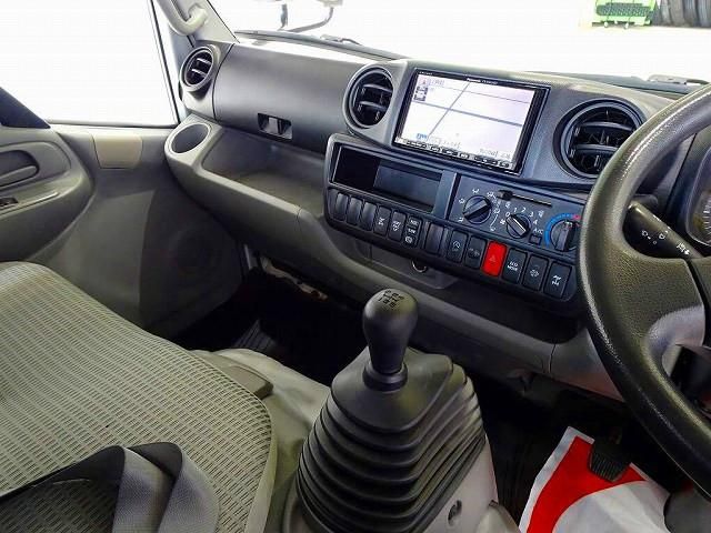 HINO DUTRO 2012 Image 31