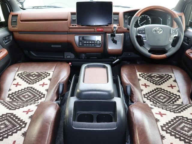 TOYOTA HIACE VAN 4WD 2022 Image 31