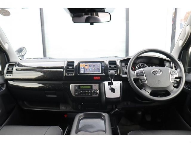 TOYOTA HIACE VAN 2WD 2022 Image 31