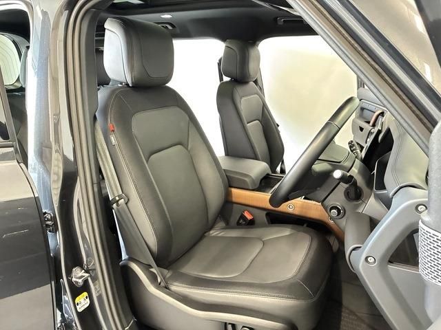 ROVER DEFENDER 2022 Image 31