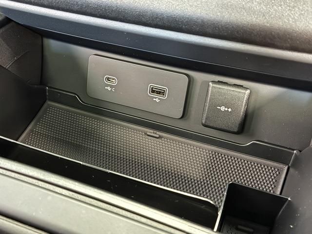 ROVER DEFENDER 2022 Image 31