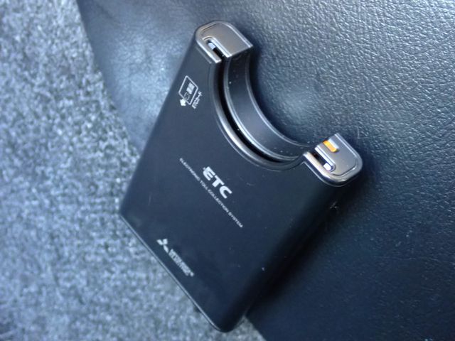 TOYOTA VITZ 2018 Image 31