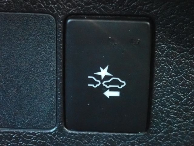 TOYOTA VITZ 2018 Image 31