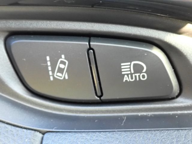 TOYOTA VITZ 2018 Image 31