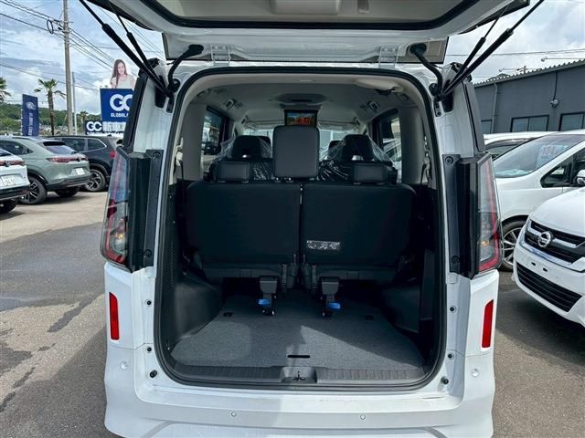 NISSAN SERENA  WG 2025 Image 31