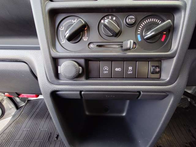 NISSAN NT100 CLIPPER 4WD 2024 Image 31