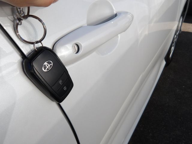 TOYOTA YARIS HYBRID 2023 Image 31