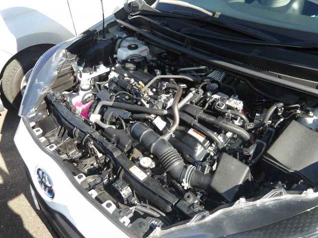 TOYOTA YARIS HYBRID 2023 Image 31