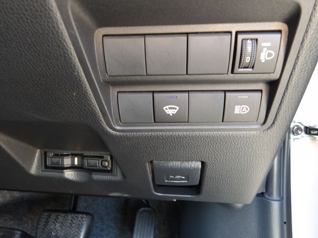 TOYOTA YARIS HYBRID 2023 Image 31