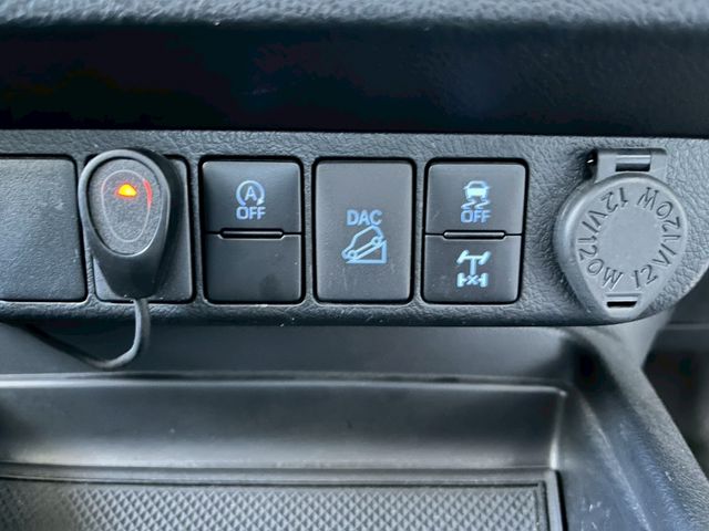 TOYOTA HILUX 4WD 2021 Image 31