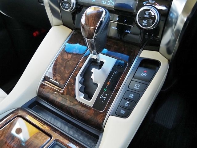 TOYOTA VELLFIRE  HYBRID 4WD 2021 Image 31