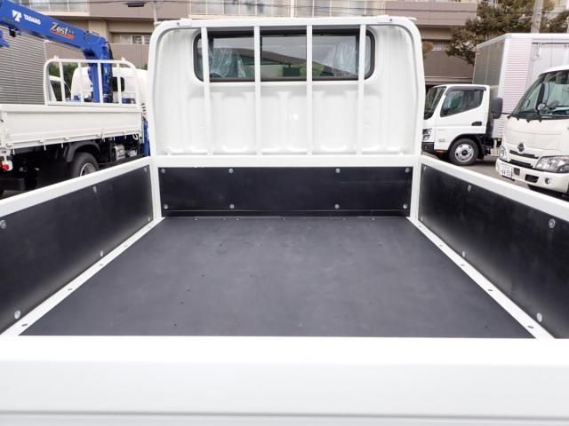 MITSUBISHI CANTER 2025 Image 31