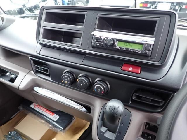 MITSUBISHI CANTER 2025 Image 31